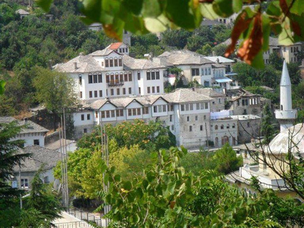 Bed And Breakfast Kotoni Gjirokaster Exterior photo